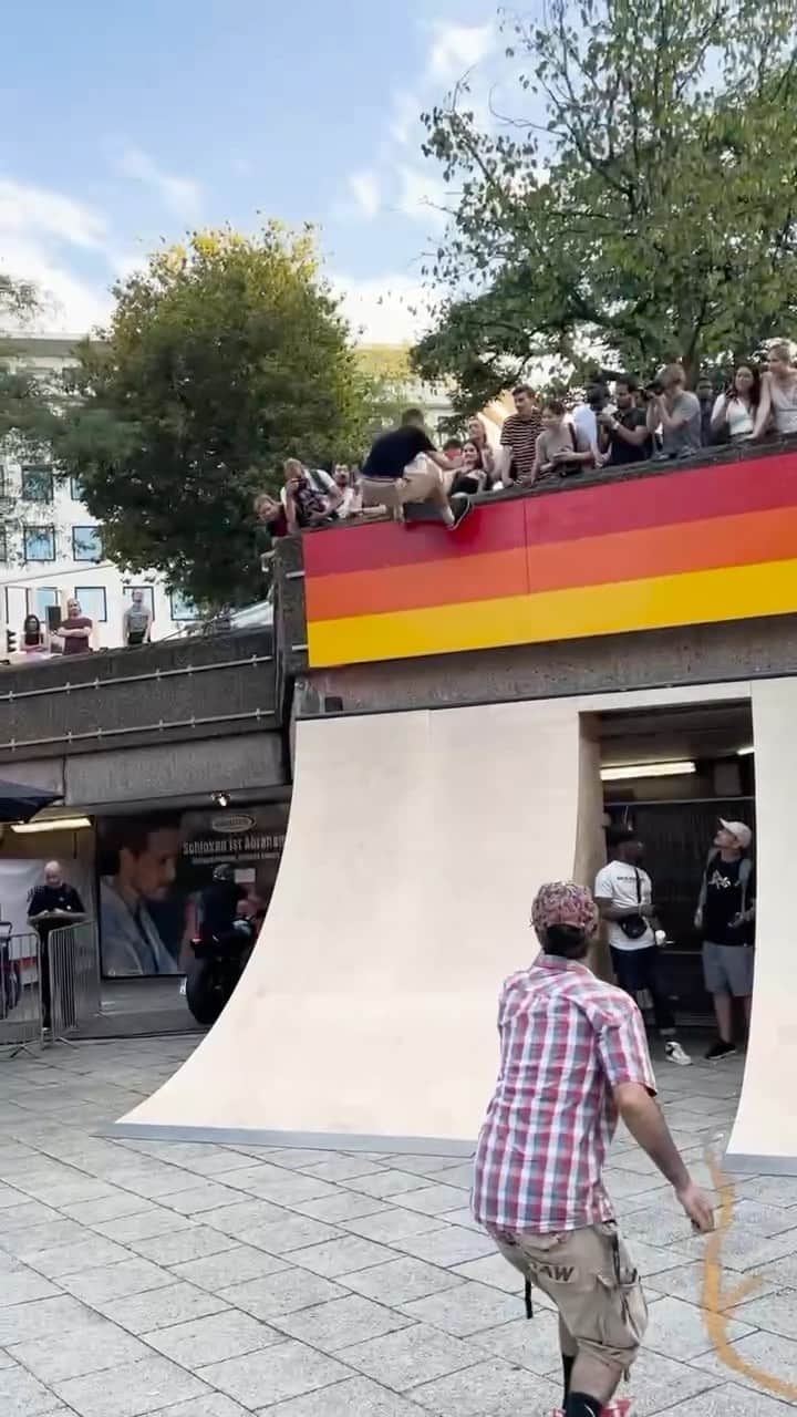のインスタグラム：「German engineering + Israeli skills 😎 @YamBehar  📍 @HuberFest  #MonsterEnergy #ActionSports #Skate #Skateboard #Skateboarding #HuberFest」