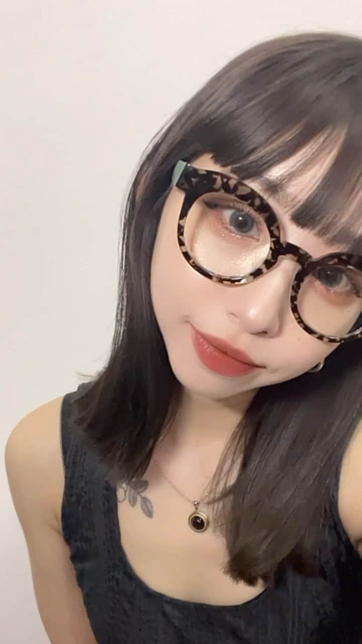のインスタグラム：「めがね @anneetvalentin  りっぷ @ricafrosh.official  ぴあす @aletta_jewelry_official  からこん @lilmoon_official  たとぅー @nabetattoos まつげ @ettusaisjp」