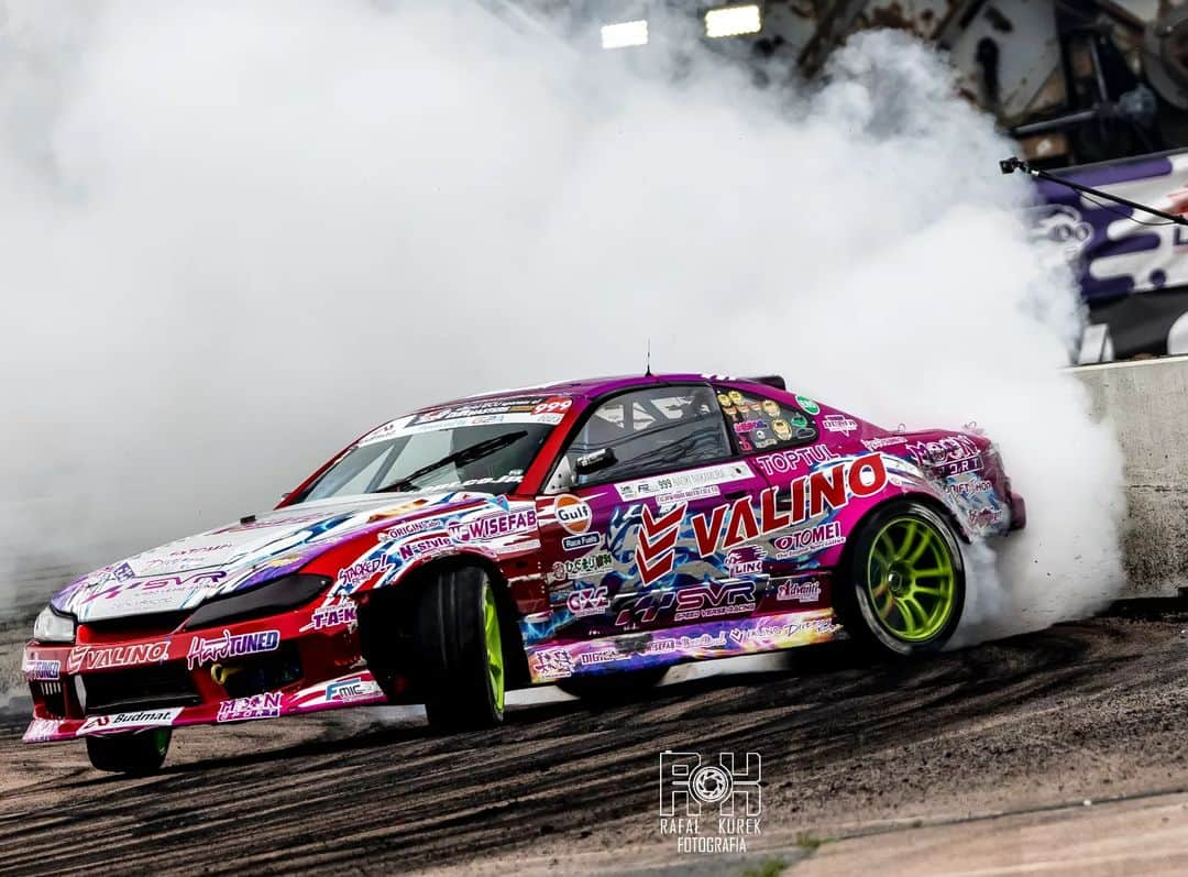 中村直樹さんのインスタグラム写真 - (中村直樹Instagram)「Naoki s15 🔥🔥🔥 #nissan #s15 #drift #driftordie #drifting #redbull #fyp #ferropolis #burn #2jz #driftlife #drifted #drifters #driftcars #driftworks #driftnation #driftday #driftmachinie #driftbuild #driftmasters #dmec formulad #speedhunters #jdm #d1gp #valinotires #naokinakamura」8月22日 0時49分 - nakamura_naoki_n