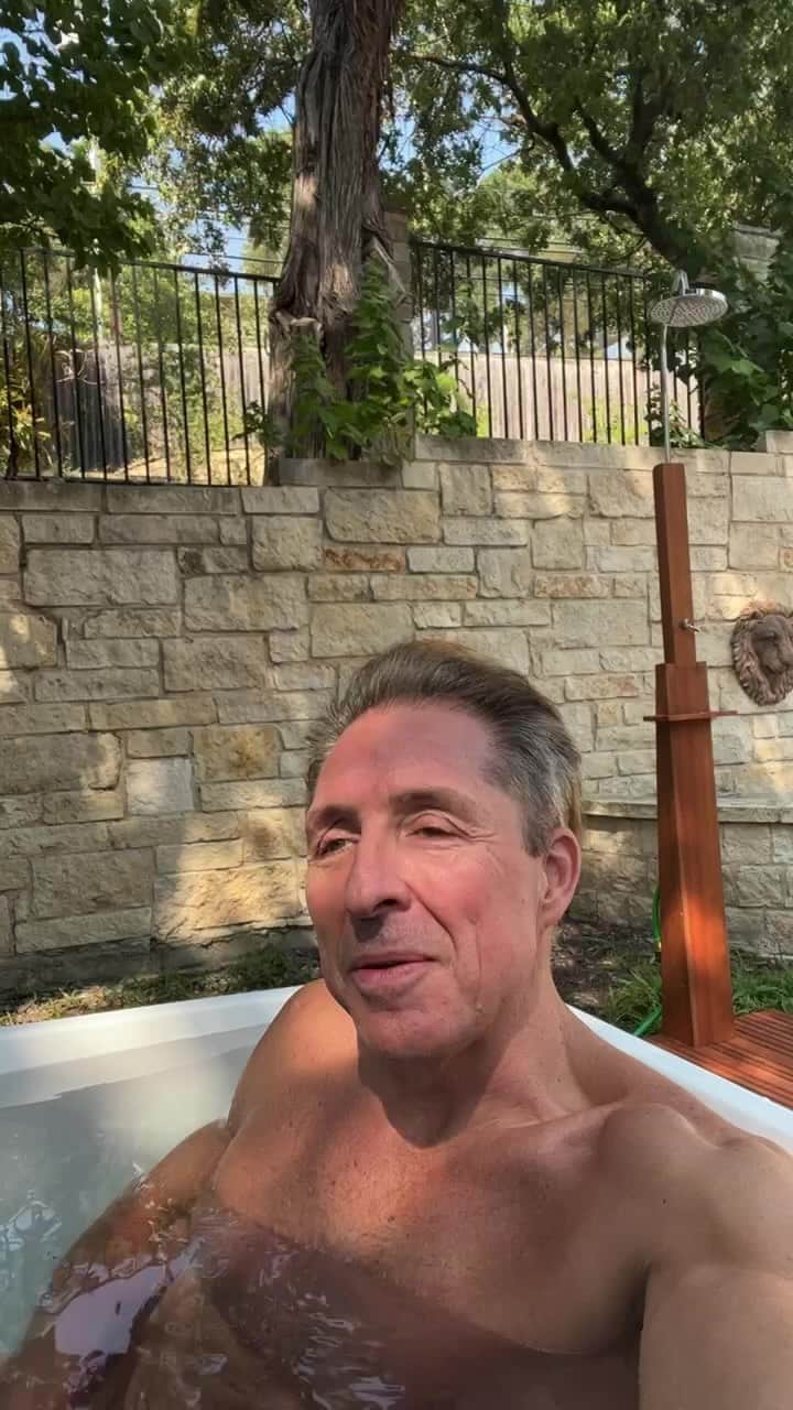 デイヴ・アスプリーのインスタグラム：「Cold plunge Q&A! Let’s talk peptides, spermidine, cholesterol, and vitamin D versus sun damage. It’s a lot of work to live to at least 180… Will you join me?」