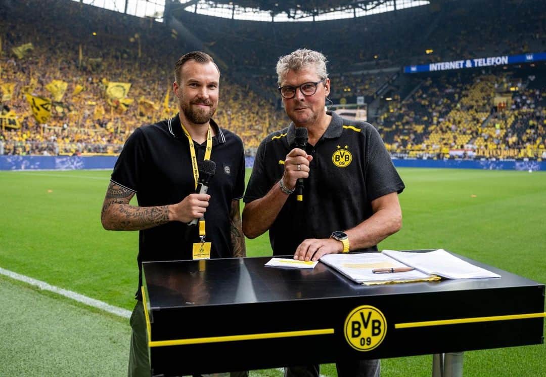 ケヴィン・グロスクロイツのインスタグラム：「🖤💛 #isso  Foto: @hendrikdeckers #danke」