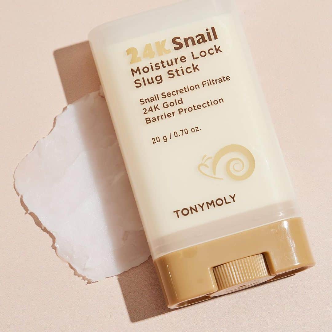 TONYMOLY USA Officialさんのインスタグラム写真 - (TONYMOLY USA OfficialInstagram)「Introducing the ultimate solution for deep hydration and skin barrier protection: our ✨24K Snail Moisture Lock Slug Stick✨ Infused with a potent blend of 24K gold, snail secretion filtrate, adenosine, and squalane, this occlusive balm stick seals in moisture and nourishes the skin from within! 💖🐌✨ Grab it 20% off for limited time only with our launch promotion at tonymoly.us #xoxoTM #TONYMOLYnMe #24ksnailmagic」8月22日 1時25分 - tonymoly.us_official