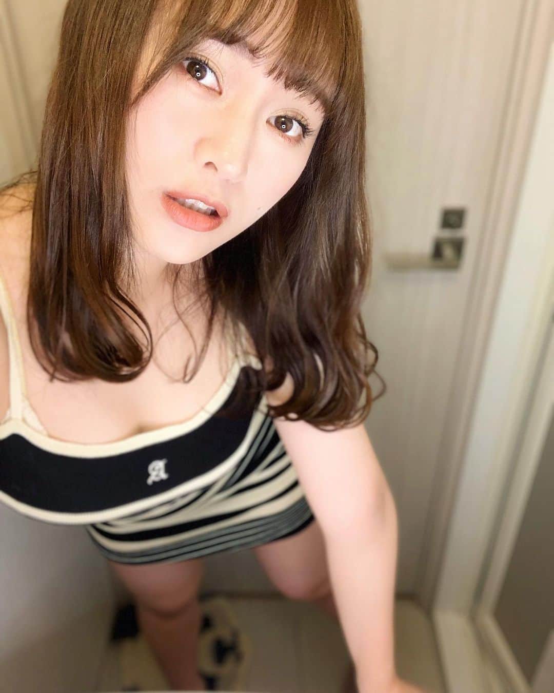 のインスタグラム：「なんかみんなセクシー好きだね😗 残しておこうか😗  #ワンピースコーデ #低身長女子 #fashion #骨格ウェーブ #骨格ロマンティック #japan」