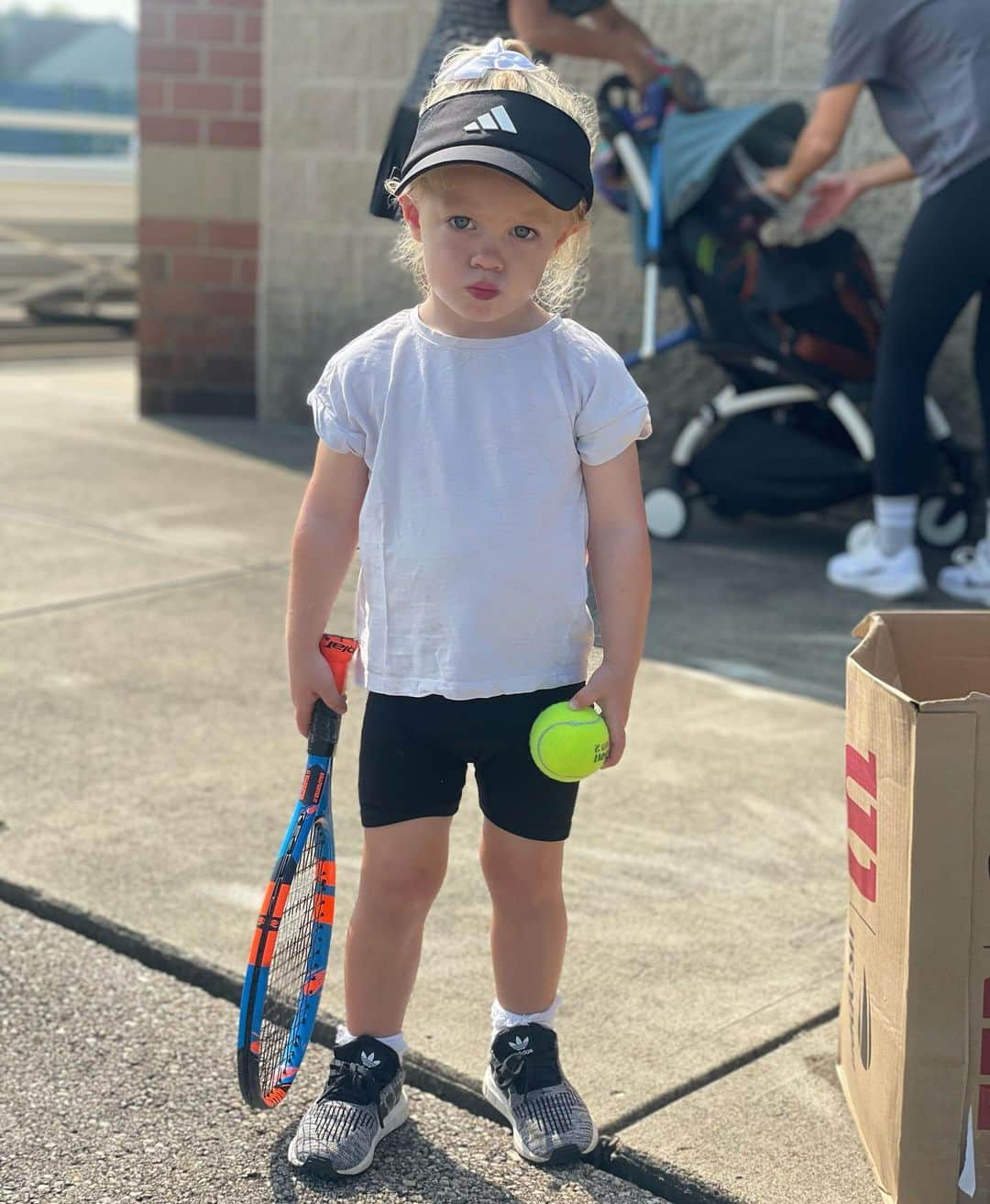 CarolineWozniackiさんのインスタグラム写真 - (CarolineWozniackiInstagram)「Uh oh!! I have seen this look before 🤪❤️ #mymini #olivia #tennis」8月22日 1時58分 - carowozniacki