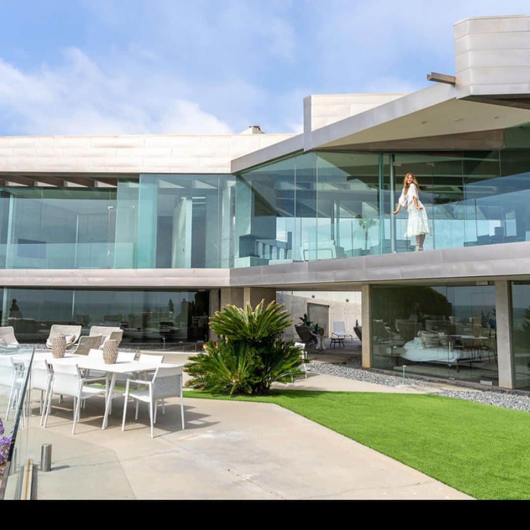 ケリー・キローレン・ベンサイモンさんのインスタグラム写真 - (ケリー・キローレン・ベンサイモンInstagram)「LATEST REFERRAL| RECORD BREAKING SALES| 532 NEPTUNE AVE|ENCINITAS, CA| THE KELLY KILLOREN BENSIMON TEAM and MATT ALTMAN| $16,250M| Spectacular architecture by Wallace Cunningham|  @douglaselliman #realestate」8月22日 2時17分 - kellybensimon