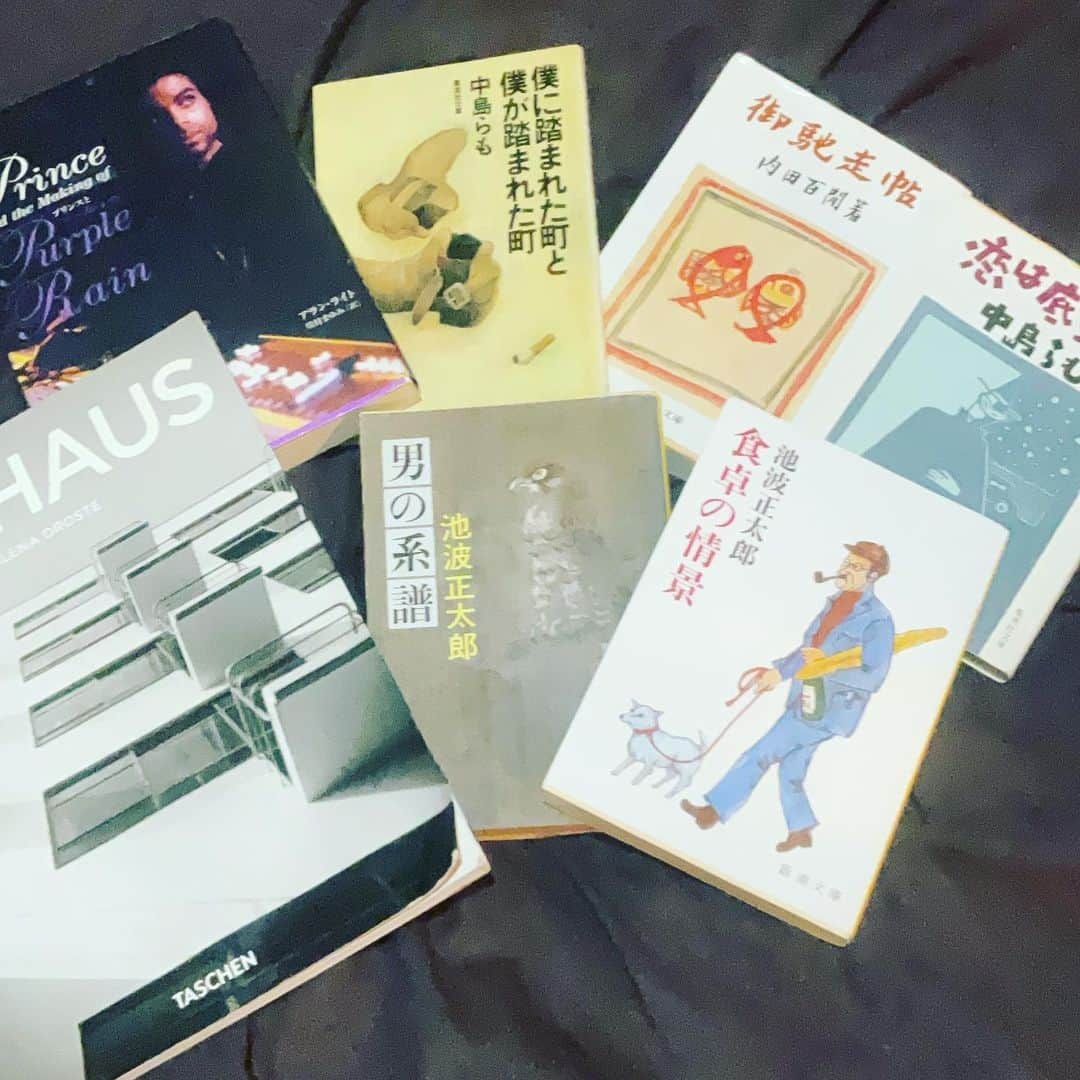 木下理樹さんのインスタグラム写真 - (木下理樹Instagram)「最近、インスピレーションを求め読んでいる本達」8月22日 2時36分 - rikikundeath