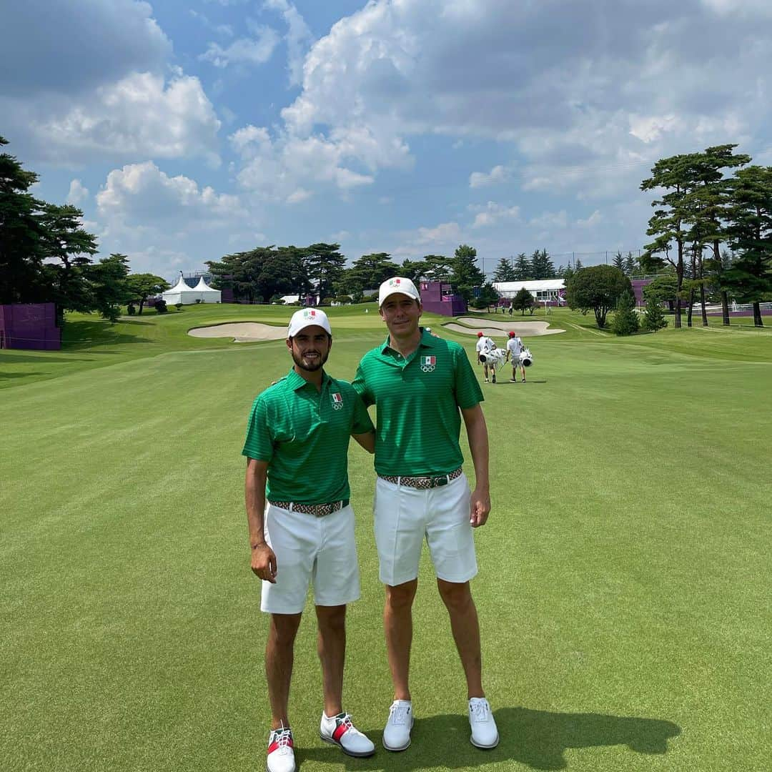 エイブラハム・アンサーさんのインスタグラム写真 - (エイブラハム・アンサーInstagram)「Felices de poder representar a México una vez más 💪🏼 Es un honor llevar estos tres colores y poder vivir esta experiencia ⛳️  @santiago2023oficial nos vemos pronto 👀  Vamos, México 🇲🇽 —— Delighted to represent Mexico one more time 💪🏼 It is an honor to wear these three colors and live this experience ⛳️  @santiago2023oficial see you soon 👀  Vamos, México 🇲🇽」8月22日 2時48分 - abrahamancer