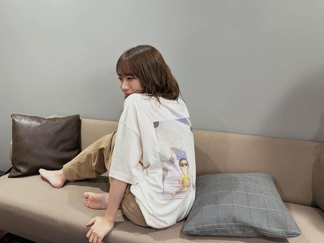 のインスタグラム：「.  イベントでもみなさん たくさん着てくれてた バースデーTシャツ🩵  通販で現在販売中です！ お早めに〜🫧  写真のグッズの他にも 色々あるのでFCサイトを チェックしてみてね〜☺️  #ファンクラブ」
