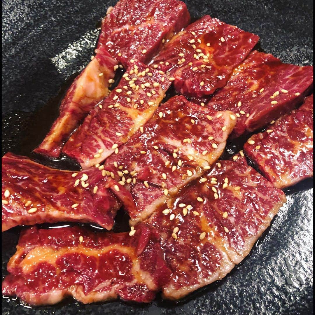 MONKYのインスタグラム：「あの時の最高に美味しかったお肉を添えてライブのお知らせ♬  先週、配信リリースすした『りんご追分』が好評なEXOTIC SKATES。 @exotic_skates   絶好調なエキゾチックファンクを体感して下さい♬  ８月２５日（金）EXOTIC SKATES LIVE AT 高槻 Music Bar ACID  ●高槻 Music Bar ACID（大阪府高槻市京口町8-5第一ASビル1F）  ●Open18:00 / Start 20:00（2set）  ●Charge ¥1,000 + 投げ銭（+1order)  ●出演  『EXOTIC SKATES』 MONKY（Sax） 岩井ロングセラー（Keyboard ） 高木記明（Bass） 梅本浩亘（Drums)  ●2022年の結成から精力的に活動を続け、2022年9月には神戸チキンジョージで『エキゾチック横丁』を主催し、大成功を収める。 2023年2月からは新曲を毎月配信リリースし国内外のリスナーを拡大。 ７月には1st Singleとなる７inch Vinylをリリース！ 今年の高槻Jazz Streetでも大好評だった、エキゾチックでチャンキーなサウンドを体感してください！！  ●予約・お問い合わせ Music Bar ACID 072-668-3232 musicbaracid@gmail.com ご予約者様は氏名・電話番号明記の上、メッセージお願いします。 Instagarm↓ https://www.instagram.com/music_bar_acid/  facebookイベントページ https://fb.me/e/Xz0fdHkv」