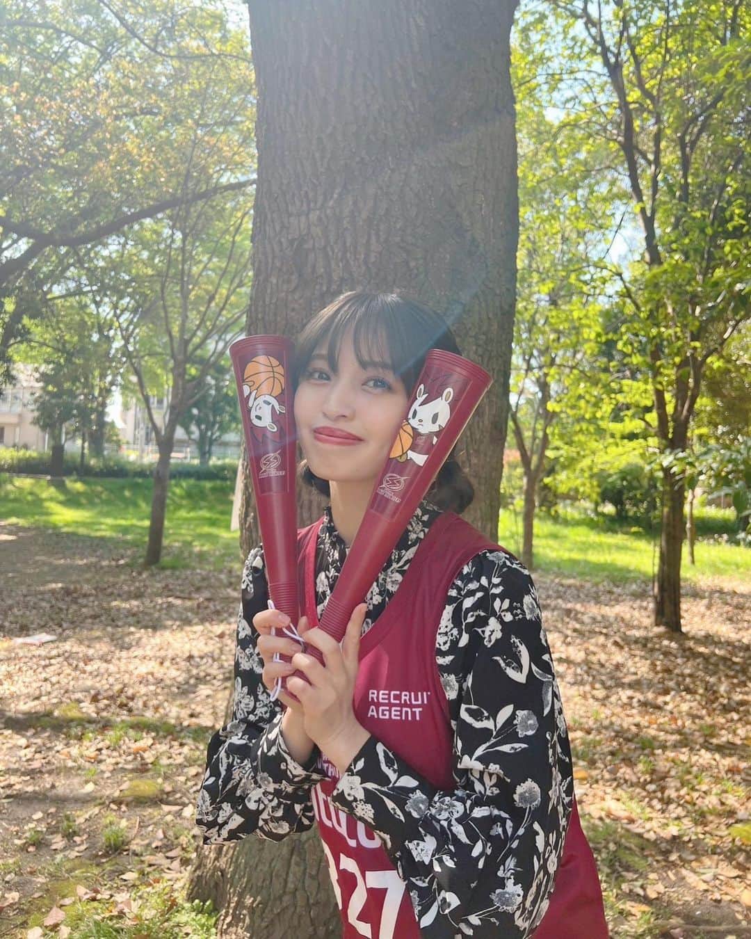 村島未悠のインスタグラム：「2023-24シーズン　Bリーグ 川崎ブレイブサンダース⚡️のアシスタントMCを務めさせていただきます🏀！！  今シーズンも、ファミリーの皆さんと一緒に川崎ブレイブサンダースの応援ができることを本当に嬉しく思います😊 優勝目指して、私もさらに熱くMC頑張ります🎤🔥  とどろきアリーナで皆さんに会えるのを心から楽しみにしています🥰 #川崎ブレイブサンダース」