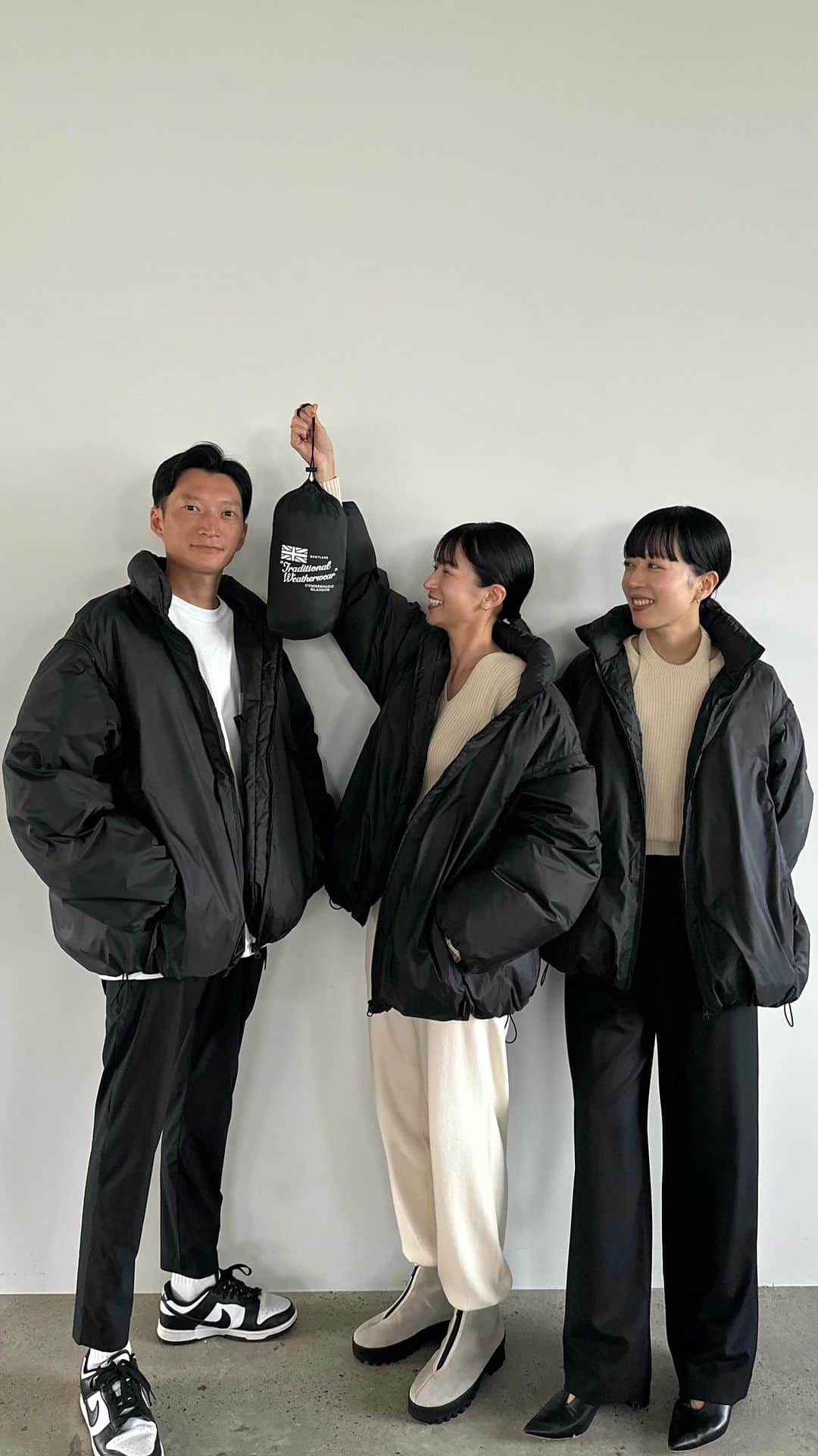 松本恵奈のインスタグラム：「アウター先行予約会と同じ8月25日〜27日の期間中、新宿ルミネPOP UP STOREでは新宿ルミネ限定アイテムや9月一部アイテム、コラボアイテムの予約会が同時開催されます✨8/21(月)より3日間、予約会対象アイテムやノベルティを毎日Liveでご紹介するのでぜひチェックしてみてください♡  第2弾の今回は、  コラボアイテムDAY ⚪️ Traditional Weatherwear × CLANE PACKABLE DOWN JACKET ⚪️ ︎ENA MATSUMOTO×KEIJI KANEKO FRUIT OF THE LOOM ATHLETIC SUIT  ⚪️ ENA MATSUMOTO×KEIJI KANEKO FRUIT OF THE LOOM PERSONAL FIT GARMENTS   をご紹介しています👏ダウンジャケットはメンズも着ていただけるので、TBTが着て紹介してます🙆‍♀️楽しみにしていてください🥰  ENA158cm(着用サイズ1/S)、AICO163cm(着用サイズ2/M)、TBT172cm(着用サイズ3)  #clane #popupstore #新宿ルミネ #shinjukulumine_renewal」