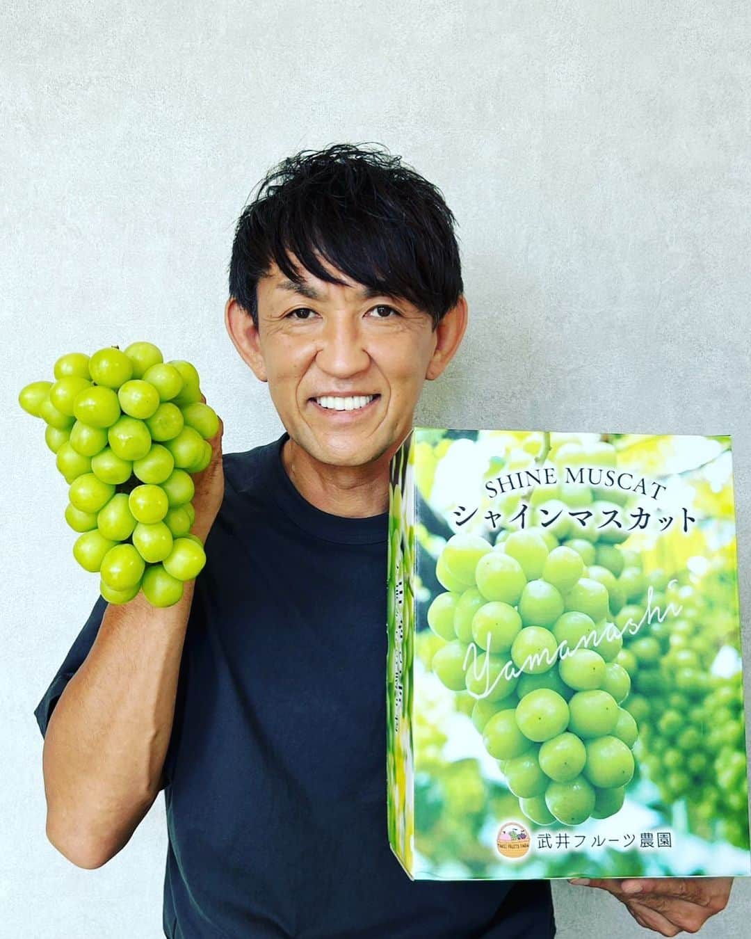 折茂武彦さんのインスタグラム写真 - (折茂武彦Instagram)「今年もシャインマスカット届きました！🍇 . . . #武井フルーツ農園 #シャインマスカット #美味しい #折茂のグルメ #折茂武彦」8月22日 13時22分 - takehiko_orimo