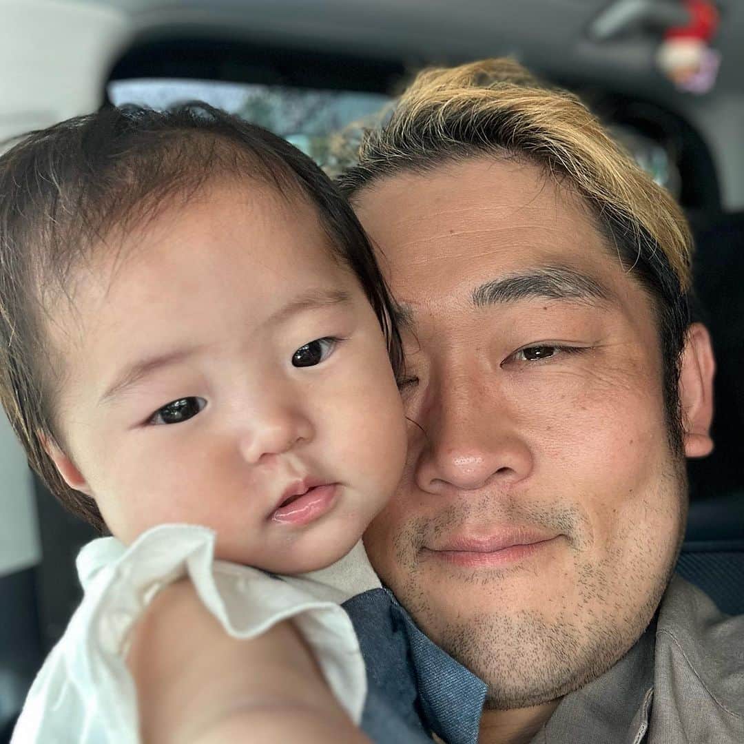 MAX鈴木のインスタグラム：「6ヶ月‼️娘‼️  #赤ちゃん #baby  #チビはに」