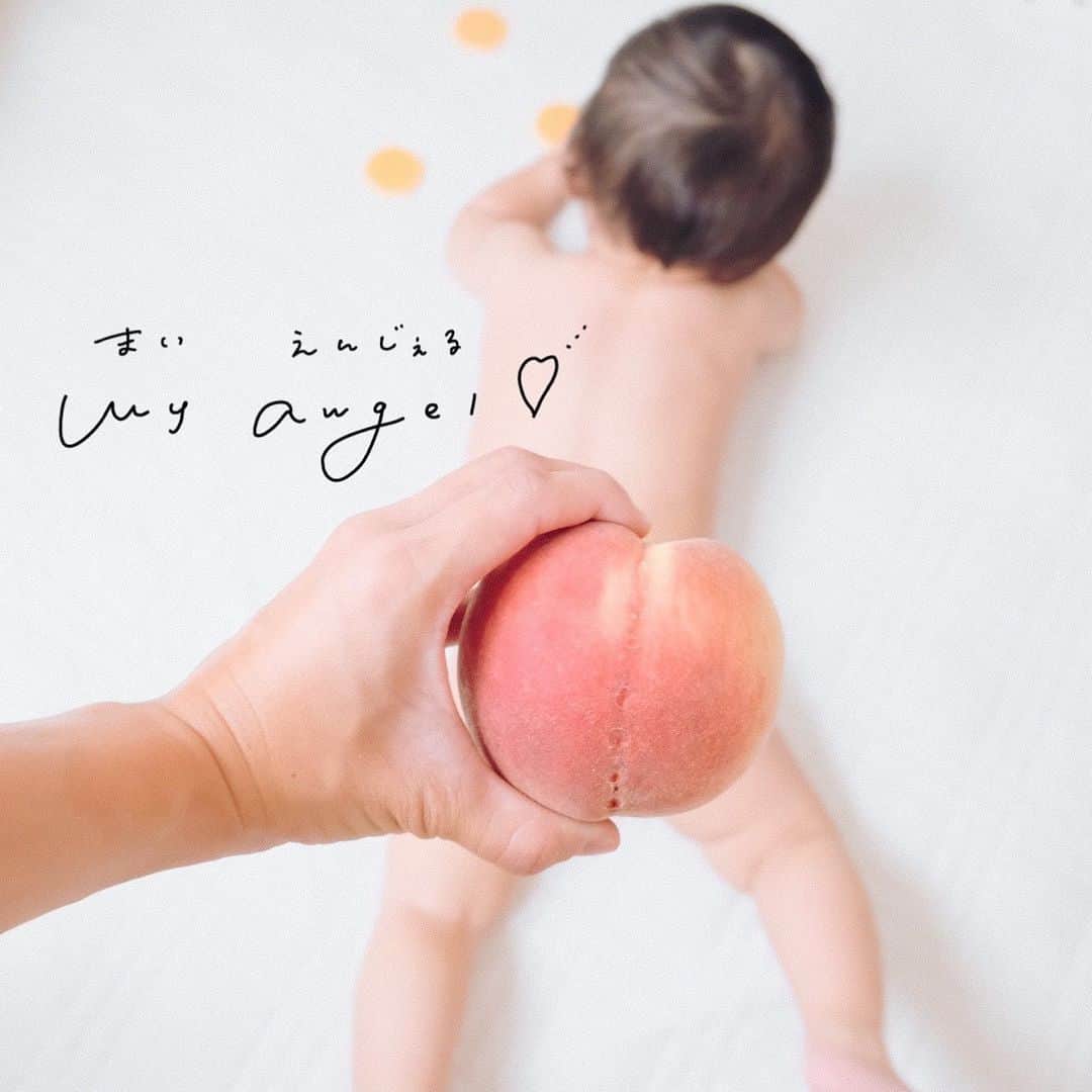筒井萌子のインスタグラム：「*  　ピーチのおちり🍑  　#サイベックス #サイベックスメリオ #baby 　#プレママ #出産準備 #生後3ヶ月 #両親学級　 　#プレママ教室 #baby #令和4年ベビー　 　#第一子 #秋生まれベビー #9月生まれ 　#育児日記 #子育て日記 #令和4年ベビー　 　#出産準備 #出産祝い #親子モデル #赤ちゃんモデル 　#ニューボーンフォト #newbornphotography  　#お食い初め #生後100日 #女の子ベビー 　#離乳食 #離乳食準備 #離乳食準備グッズ 　 #10か月ベビー #10ヶ月女の子 #ピーチベビー 　#フルーツベビー　#フルーツベビーフォト」