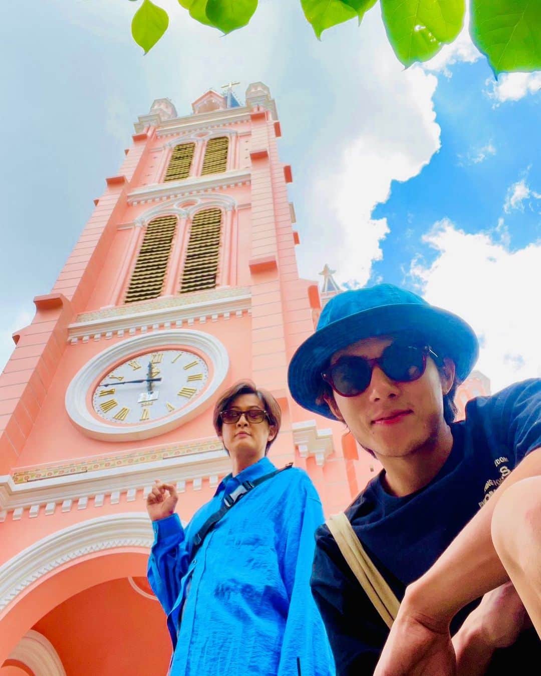 永田崇人のインスタグラム：「新納先輩とのベトナム🇻🇳旅行✈️」