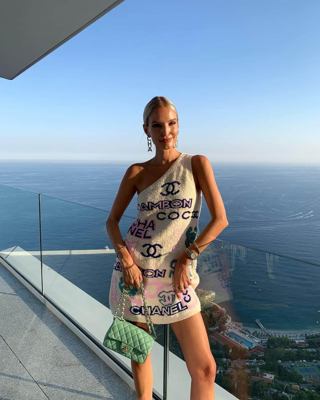 のインスタグラム：「Côte d’Azur 🦋」