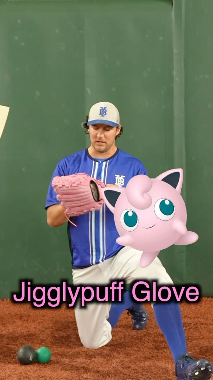 トレバー・バウアーのインスタグラム：「Ladies and Gentlemen…The Jigglypuff Glove #jigglupuff #pokemon #baseball」