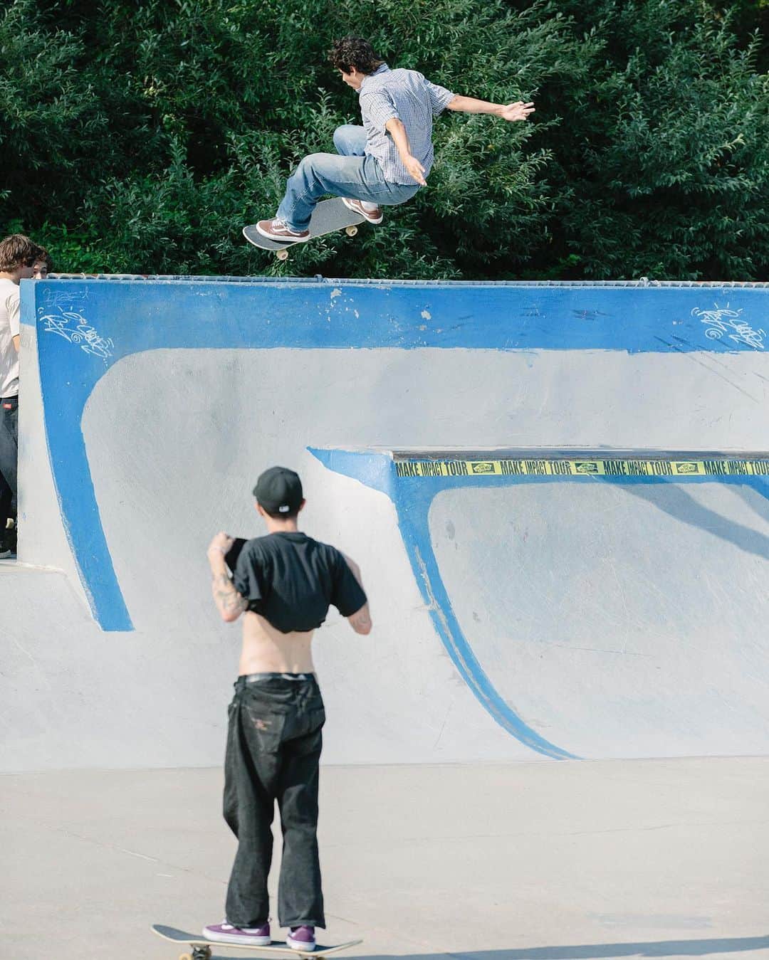 Vans Skateさんのインスタグラム写真 - (Vans SkateInstagram)「Thank you New England for your beautiful brick spots & delicious lobster rolls. Shoutout to @orchardshop & @civilwesterly for the wicked hospitality. The Make Impact Tour continues at @njskateshop August 25th & 26th with a demo, cash for tricks, waffles & more!」8月22日 6時48分 - vansskate