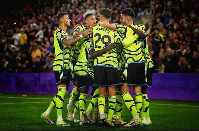 カイ・ハフェルツのインスタグラム：「Tough place to come to, huge performance to take the 3 points home! #COYG」