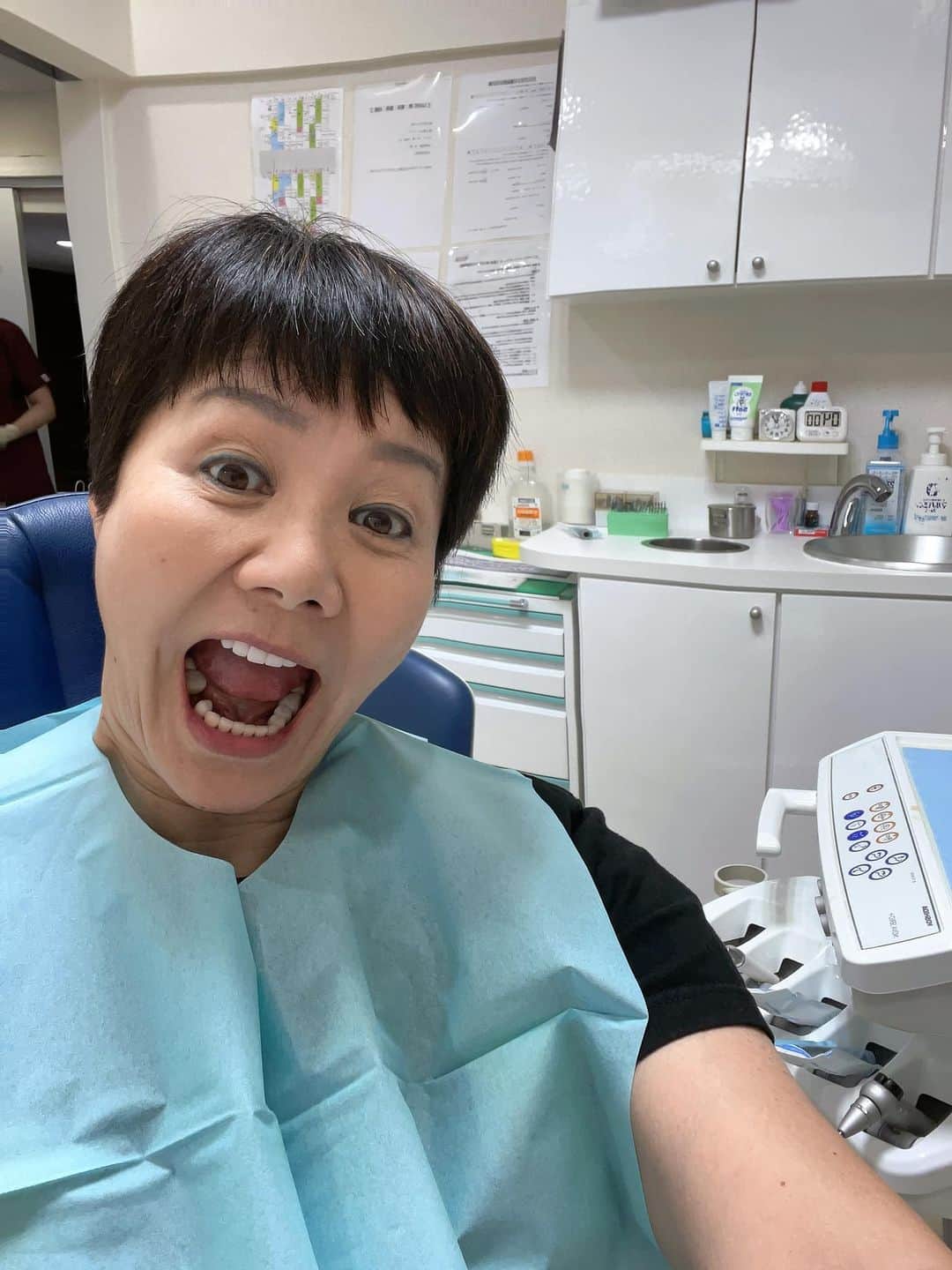 山本華世のインスタグラム：「歯茎が元気ならうちに・・・老後に 好きなものが食べられなくなるよ‼️ 次は３ヶ月後❤️その意味は↓↓↓ https://implant-fukuoka.jp/trouble_guide #インプラント #好きなものが食べたい #美味しいものが食べたい」