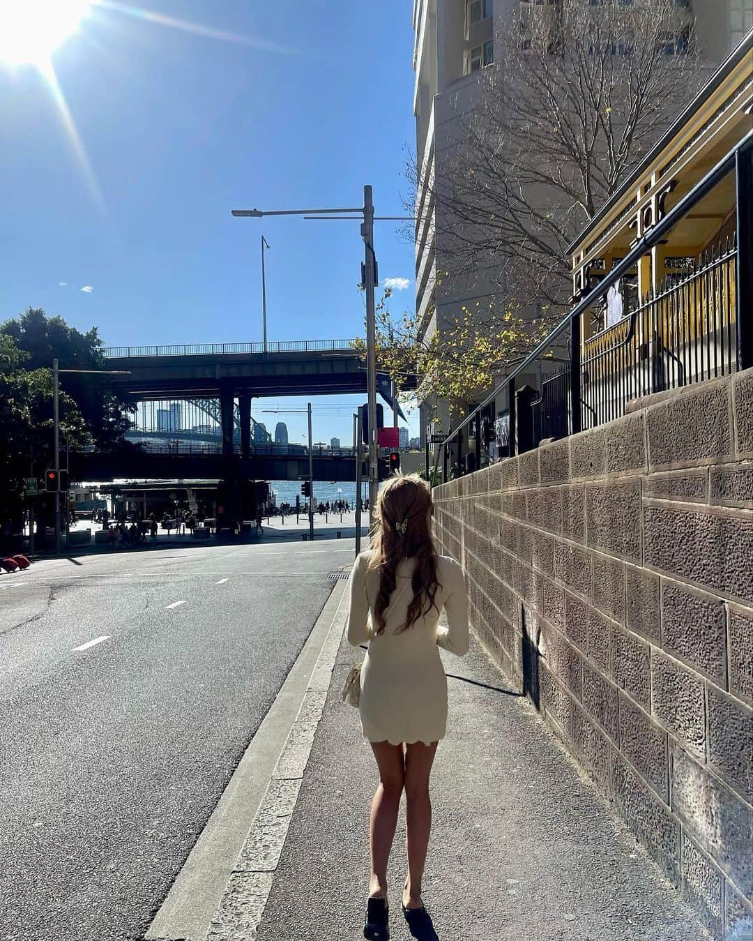 marinさんのインスタグラム写真 - (marinInstagram)「太陽の下を歩くと自然と 気分が晴れるの👼🇦🇺☀️ 不思議な力が太陽にはあるょね🥺✨ だからみんなも落ち込む事が起きたら 散歩してみてね🐶😌🤗🫶 環境や場所、空気感って ほんとに大事なんだよ🩷🩷🩷🫷」8月22日 14時00分 - maririn__78