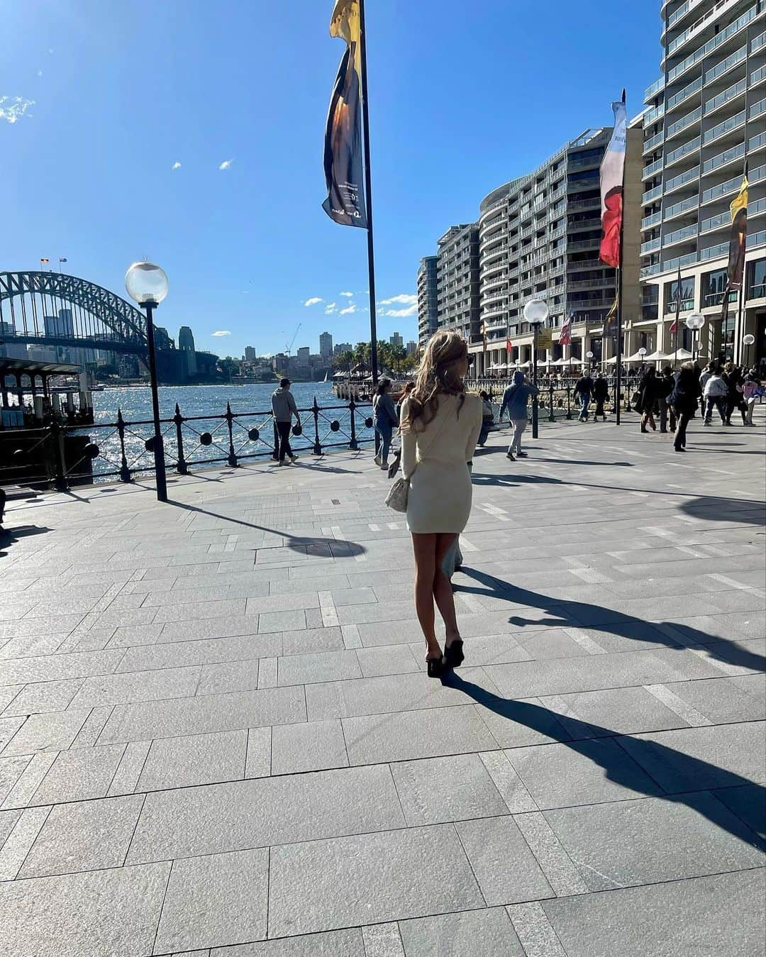 marinさんのインスタグラム写真 - (marinInstagram)「太陽の下を歩くと自然と 気分が晴れるの👼🇦🇺☀️ 不思議な力が太陽にはあるょね🥺✨ だからみんなも落ち込む事が起きたら 散歩してみてね🐶😌🤗🫶 環境や場所、空気感って ほんとに大事なんだよ🩷🩷🩷🫷」8月22日 14時00分 - maririn__78