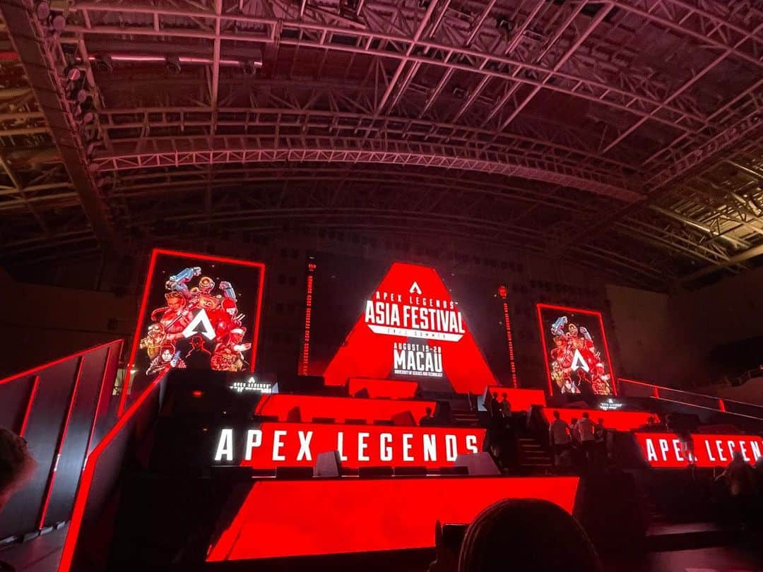吉田綾乃クリスティーのインスタグラム：「🎮 マカオの思い出①と自撮り。」