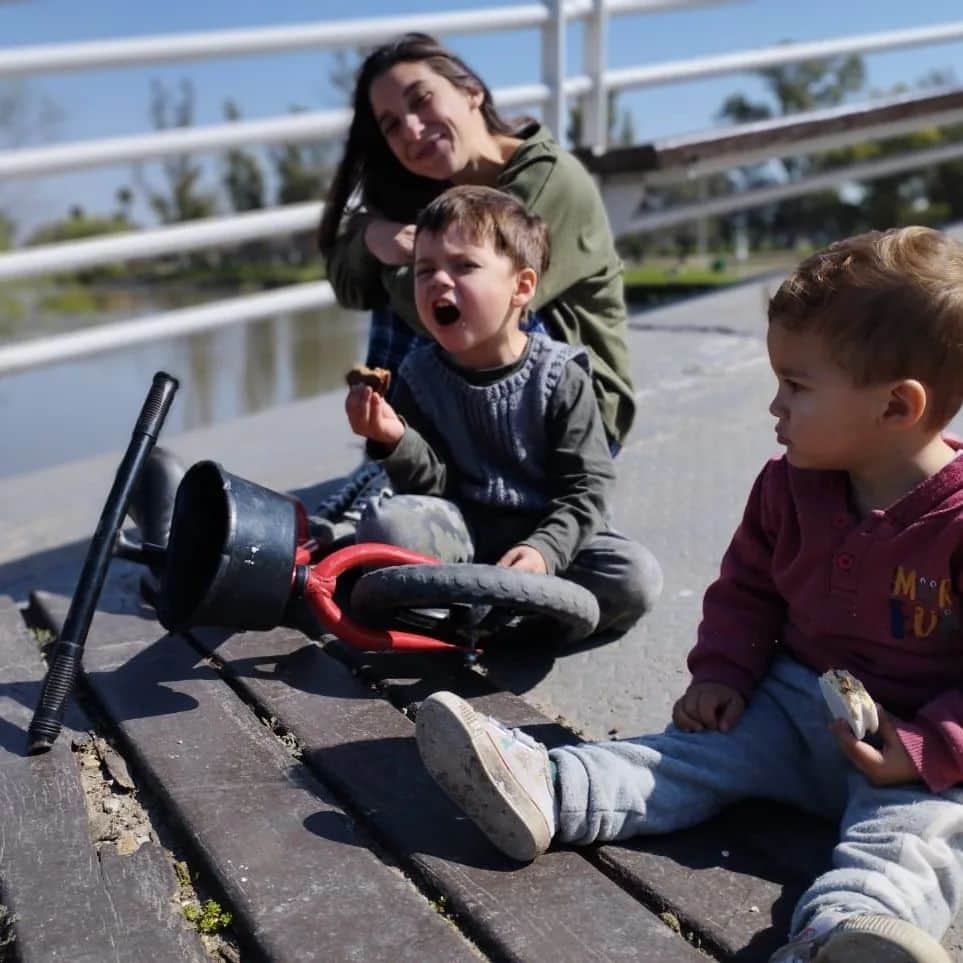 アメリー・ラコステのインスタグラム：「Visitar al tío Mati y la tía Pau es tener un finde lleno de amor 🥰 Gracias @fernandezmatias73 @paulatisocco」