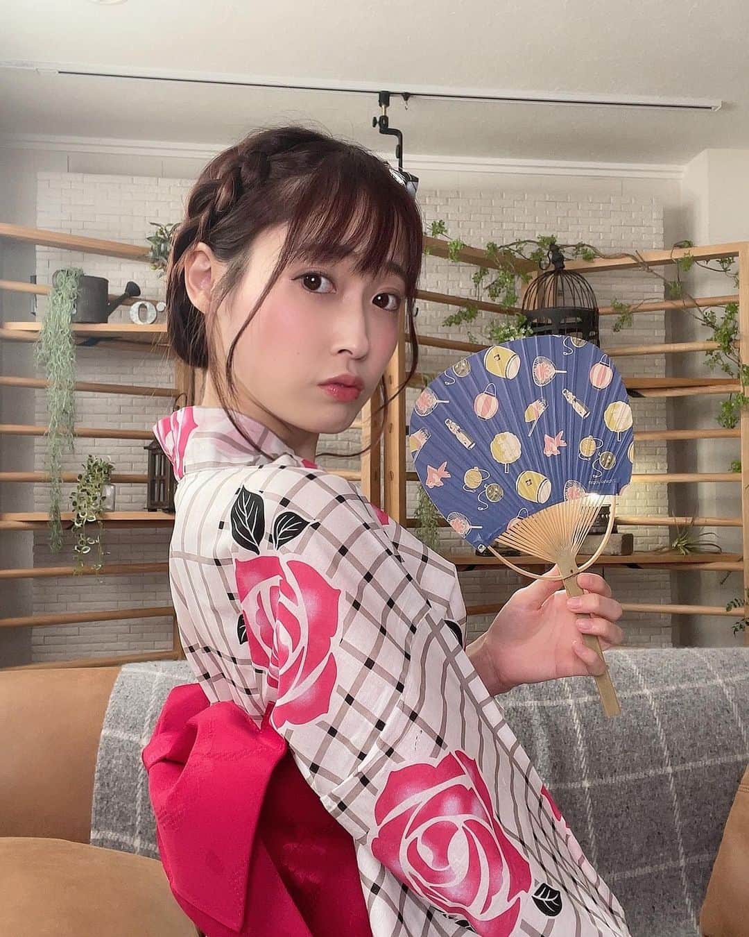 天然かのんのインスタグラム：「昨日のライブ来てくれたみんなありがとう〜🥺🫧✨ 浴衣イベントだから たくさん話せる時間が最初にあったの🫧✨✨  みんな今日も一緒に頑張ろうね🫧✨  #浴衣#夏#2023#japanesegirl #台湾#av#japan」