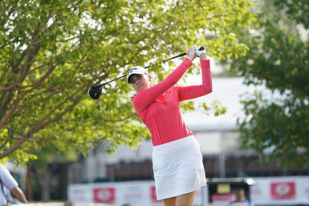 キム・カウフマンさんのインスタグラム写真 - (キム・カウフマンInstagram)「A great week in Oregon last week for the @wildhorseresort  Ladies Golf Classic!  Onto Idaho for the @circlingravengolfclub Championship before a week at home. Here’s to finishing this four week stretch on a high note! 💪🏼🤞🙌. #sanfordsports @sanford_glf @sanford_complex @titleist @footjoy @callawayapparel @callawaygolf @artisangolftx @epsontour #epsontour」8月22日 9時55分 - kimkaufmangolf