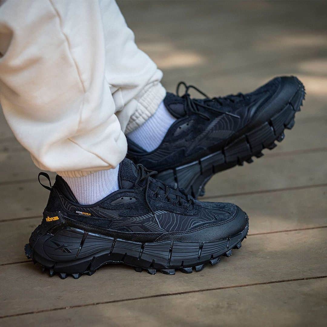 Reebok JPさんのインスタグラム写真 - (Reebok JPInstagram)「. ZIG KINETICA 2.5 EDGE  ZIGシリーズの中でも強い人気を誇る ”ZIG KINETICA 2.5 EDGE” タウンユースからアウトドアシーンまで使える 万能モデルから待望の新色が登場！  好評発売中。  #Reebok #リーボック #ZIG #ZIGKINETICA」8月22日 10時01分 - reebokjp