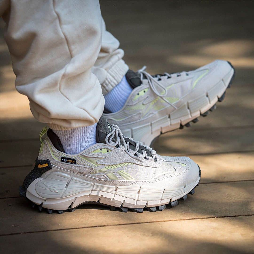 Reebok JPさんのインスタグラム写真 - (Reebok JPInstagram)「. ZIG KINETICA 2.5 EDGE  ZIGシリーズの中でも強い人気を誇る ”ZIG KINETICA 2.5 EDGE” タウンユースからアウトドアシーンまで使える 万能モデルから待望の新色が登場！  好評発売中。  #Reebok #リーボック #ZIG #ZIGKINETICA」8月22日 10時01分 - reebokjp
