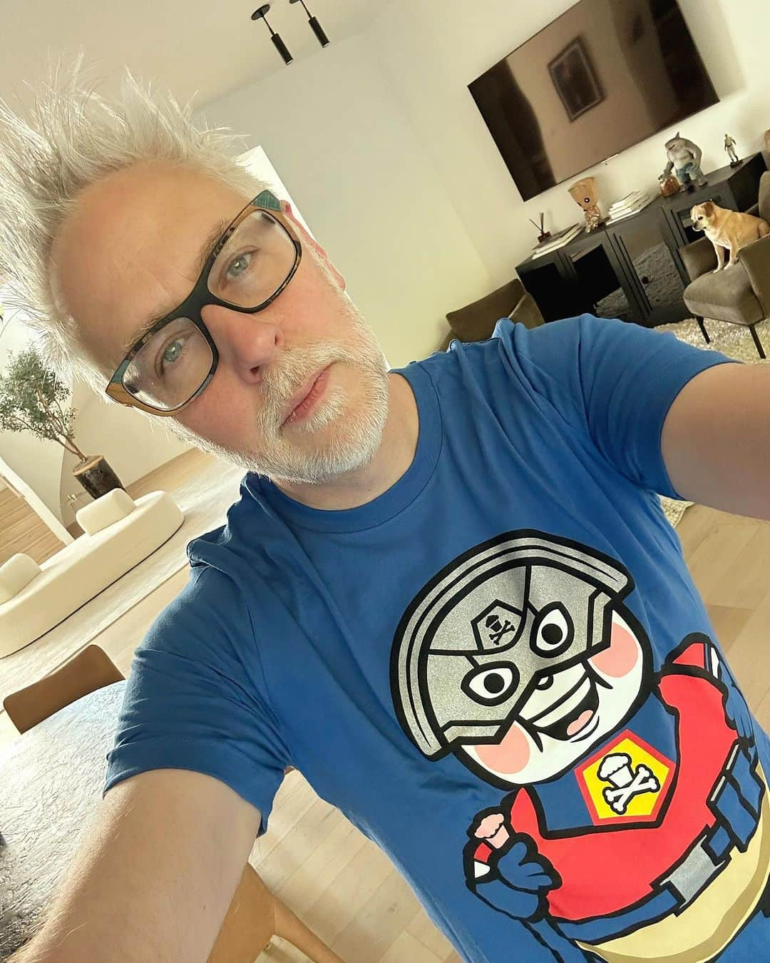 ジェームズ・ガンのインスタグラム：「Thanks to @johnnycupcakes for this shirt.」