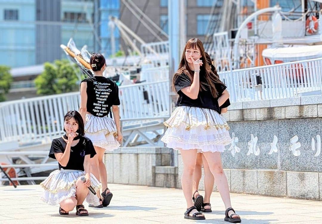 辺見玲菜のインスタグラム：「ファンの人が沢山撮ってくれたずぶ濡れになるライブ🎤🖤 めちゃめちゃ楽しかった✨😂💕💕  夏ならではのイベント☀️に参加できて最高でした😆😆いぇーーーい！！✌️」