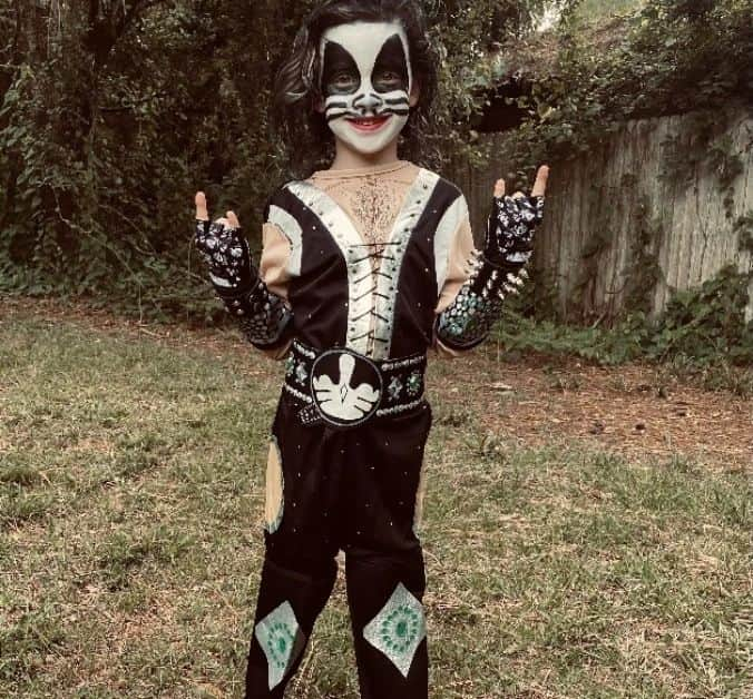 KISSさんのインスタグラム写真 - (KISSInstagram)「#KISSKids ROCK our world!! We LOVE these photos...keep them coming, #KISSARMY! www.KISSOnline.com/letters」8月22日 10時53分 - kissonline