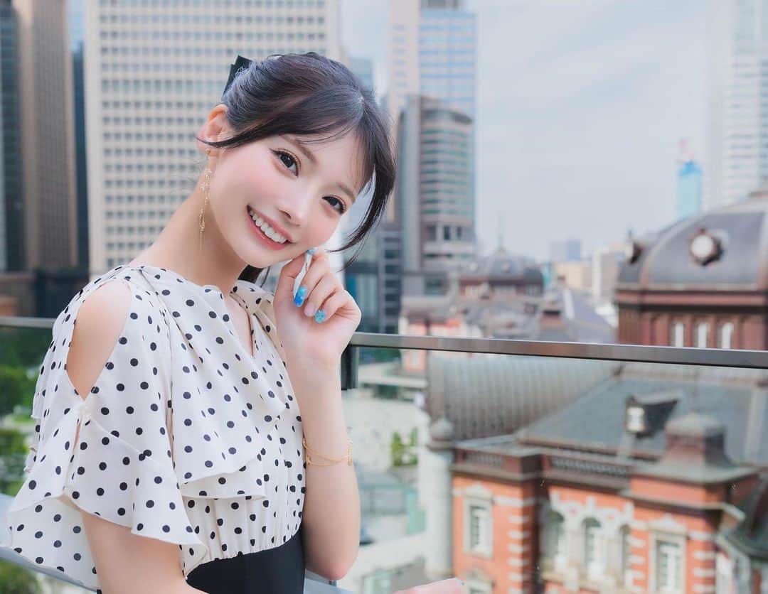 米倉みゆさんのインスタグラム写真 - (米倉みゆInstagram)「丸の内 でポートレート…👭🏻💼 東京観光してるみたい☺️ スライドしてね↪︎ . @miiion_official  . . . . . . #東京駅 #東京  #東京カフェ  #東京観光  #東京旅行  #丸の内  #丸の内ランチ  #丸の内ol  #丸の内仲通り #ポートレート #ポトレ #フォトジェニック  #フォトスポット #写真 #写真好きな人と繋がりたい  #写真で伝えたい私の世界 #被写体 #キリトリセカイ #モデル #撮影 #撮影会  #撮影会モデル #japan  #japanese  #japantrip #tokyo #tokyojapan #photography #photooftheday #photo」8月22日 11時15分 - yone__miyu630