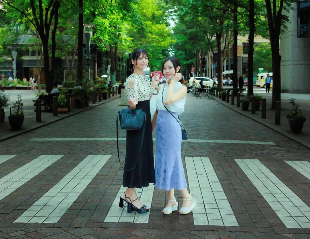 米倉みゆさんのインスタグラム写真 - (米倉みゆInstagram)「丸の内 でポートレート…👭🏻💼 東京観光してるみたい☺️ スライドしてね↪︎ . @miiion_official  . . . . . . #東京駅 #東京  #東京カフェ  #東京観光  #東京旅行  #丸の内  #丸の内ランチ  #丸の内ol  #丸の内仲通り #ポートレート #ポトレ #フォトジェニック  #フォトスポット #写真 #写真好きな人と繋がりたい  #写真で伝えたい私の世界 #被写体 #キリトリセカイ #モデル #撮影 #撮影会  #撮影会モデル #japan  #japanese  #japantrip #tokyo #tokyojapan #photography #photooftheday #photo」8月22日 11時15分 - yone__miyu630