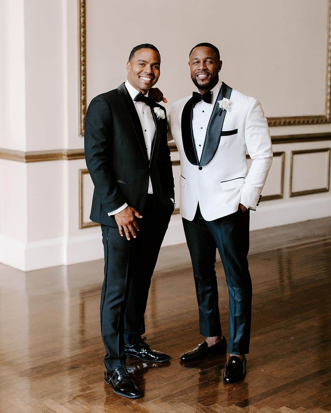 タンクのインスタグラム：「Happy Birthday to my brother @bobbynewt74 Iron sharpens iron and this is one brother who keeps me sharp! Love you family!..💙🙏🏾」