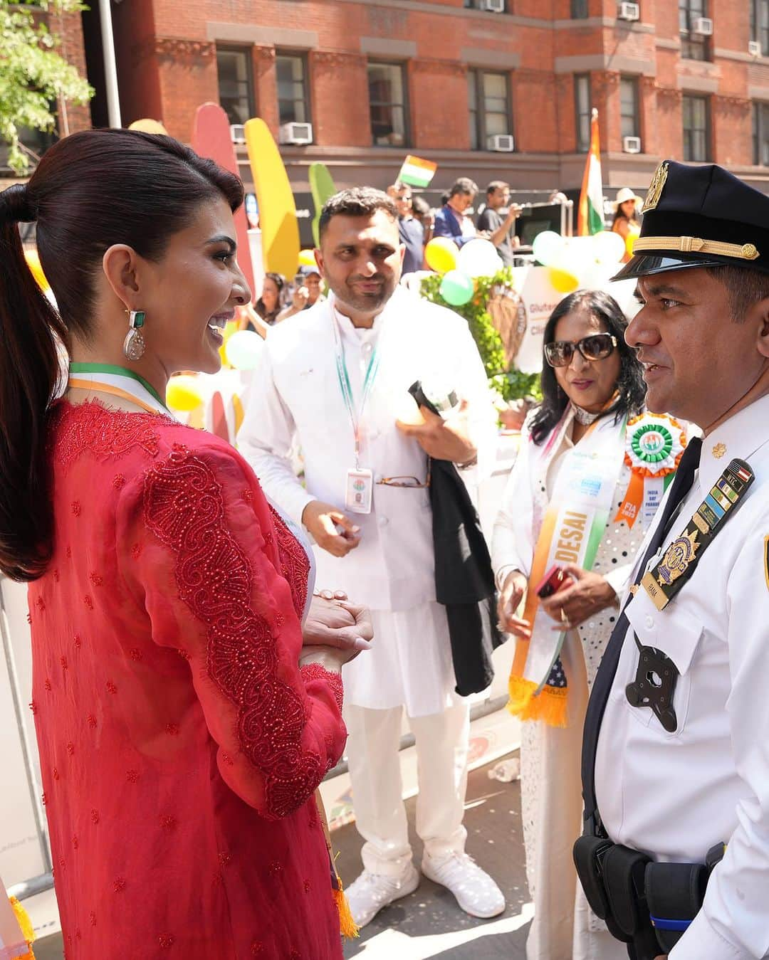 Jacqueline Fernandezさんのインスタグラム写真 - (Jacqueline FernandezInstagram)「Thank you for making me a part of the 41st India Day Parade in New York! It was truly an overwhelming moment ❤️ @federationofindianassociations 🇮🇳」8月22日 12時06分 - jacquelienefernandez