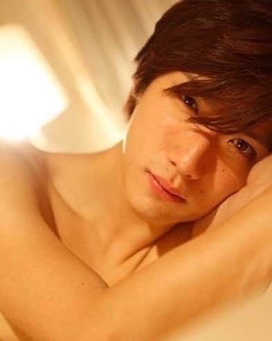 有馬芳彦さんのインスタグラム写真 - (有馬芳彦Instagram)「おかげさまで、本日デビュー10周年を迎えることができました💡 SODとSILK LABOに感謝をこめて。応援してくださる皆様に熱く御礼申し上げます‼️」8月22日 12時03分 - arimax_photo