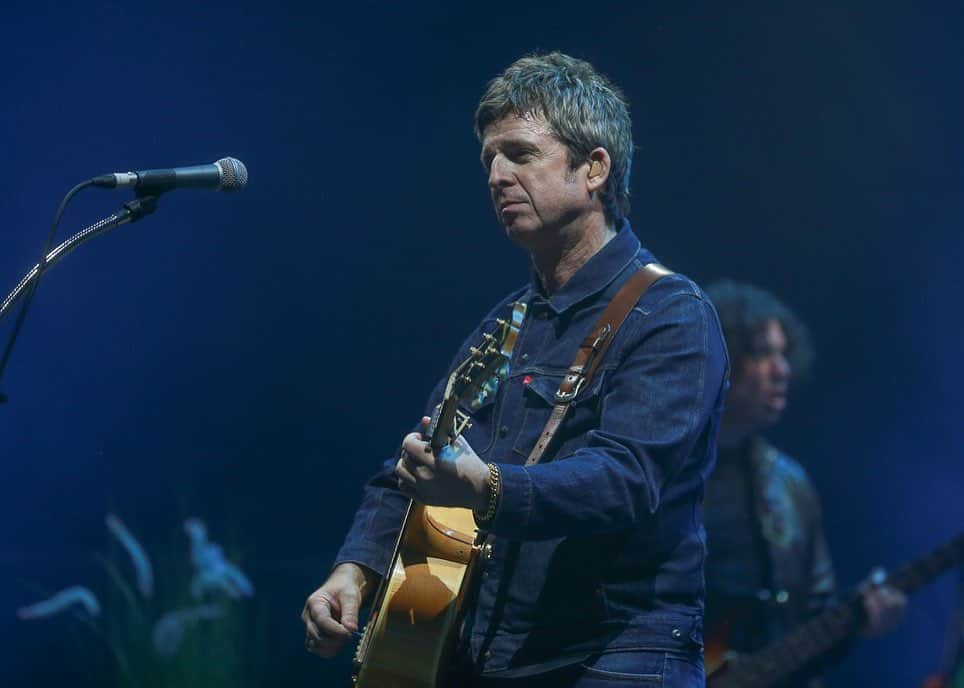 ノエル・ギャラガーのインスタグラム：「Shots from a great night at Hardwick Festival 🎸 📸: Sharon Latham」