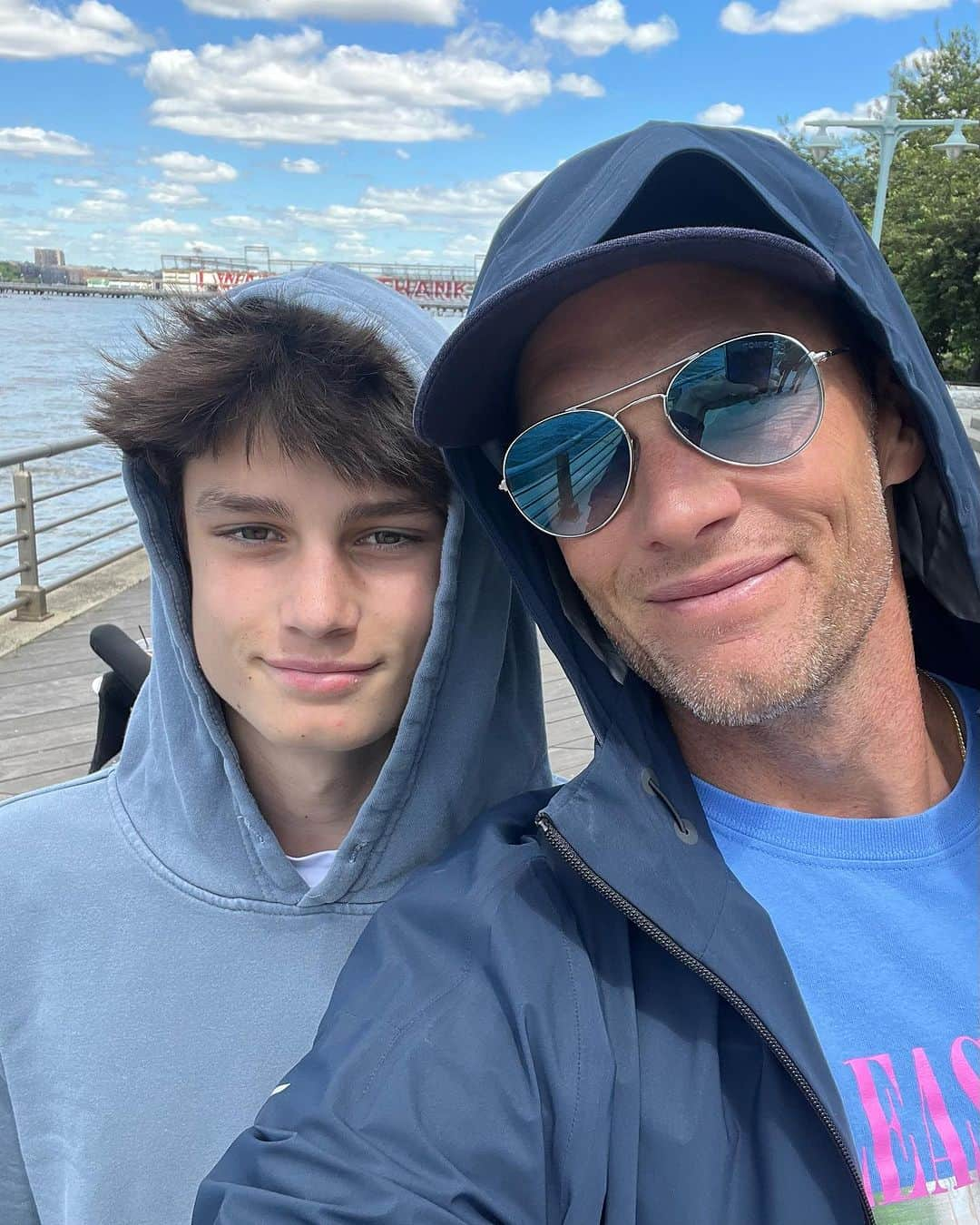 トム・ブレイディさんのインスタグラム写真 - (トム・ブレイディInstagram)「16 years of joy with the the ( sweetest, kindest, most loving etc etc 🥰❤️) son, brother, friend and teammate any parent could ever hope for. You have changed our lives since the day you were born and everyday since has been such a blessing for everyone who knows you and is lucky to have you in their life. Now it’s time for the next step… the learners permit 😬😂….hahahaha ….I’m gonna make sure I’m off the road 😁😂😁😂😁😂❤️❤️❤️」8月22日 23時03分 - tombrady