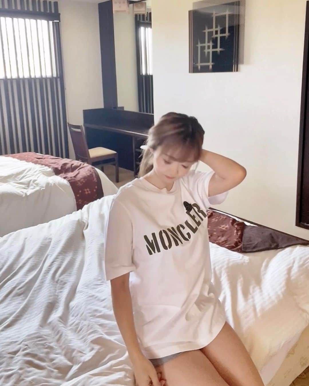 𝐂𝐎𝐂𝐎𝐍𝐀さんのインスタグラム写真 - (𝐂𝐎𝐂𝐎𝐍𝐀Instagram)「Tシャツ可愛い🩵 お部屋にいる時は、大体 ゆるっとオーバーサイズT✨  #お部屋でまったり #オーバーサイズtシャツ #ビッグシルエット #ルームウェア #サイプレスリゾート久米島 #久米島 #久米島#沖縄ホテル #離島巡り #okinawa #モンクレール #moncler #タビジョ #tシャツ女子」8月22日 21時43分 - cocona_66