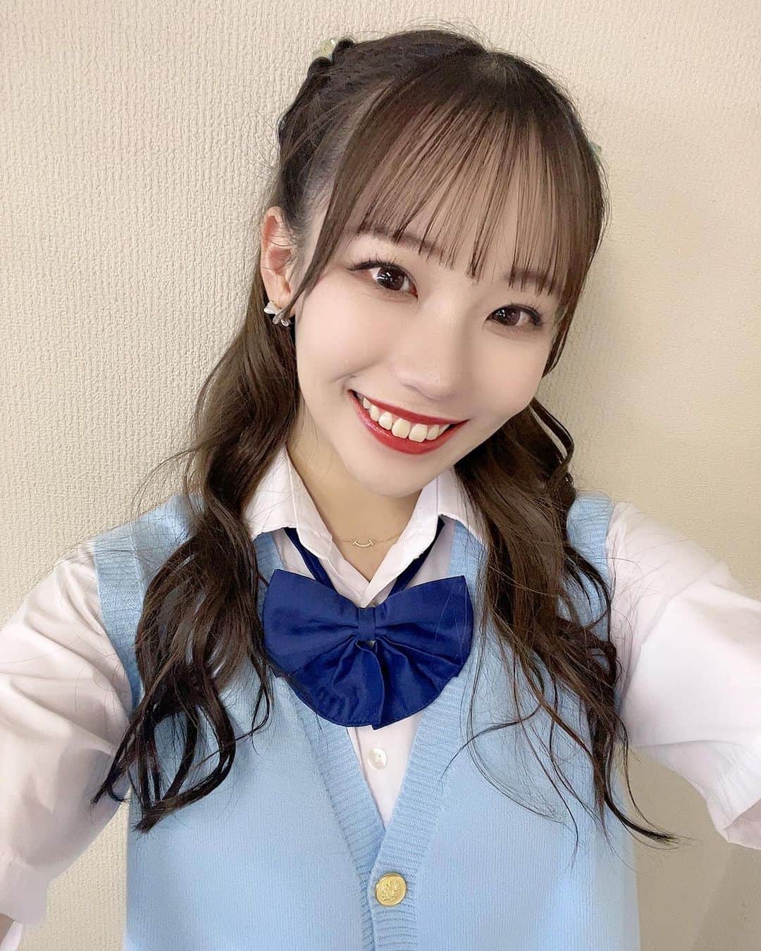 田中杏佳のインスタグラム：「#姫スタ 場当たりからのゲネ！ 無事に終わりました👸🏼❤︎  4日ぶりで正直不安もあったけど 演出の小澤さんにOKを頂けてホッと一安心🌷  このまま慢心せずに高めていくぞ〜！！❤️‍🔥  というわけで 麗奈ちゃんのビジュ、大公開っっ🩵 みんなに褒めてもらえてにやにやしてます」