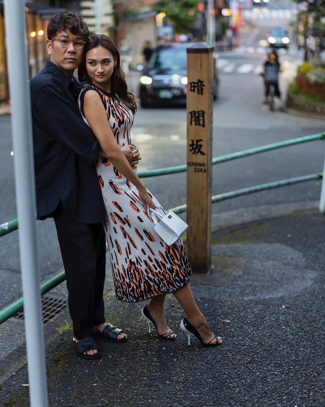 藤本敏史さんのインスタグラム写真 - (藤本敏史Instagram)「東京カレンダーさんにええ感じに 撮ってもらった。 こんなん最初で最後やと思う。  ほんでサヤちゃんありがとー  東京カレンダー10月号発売中！ 買ってくれいっ」8月22日 21時48分 - fujimooongram