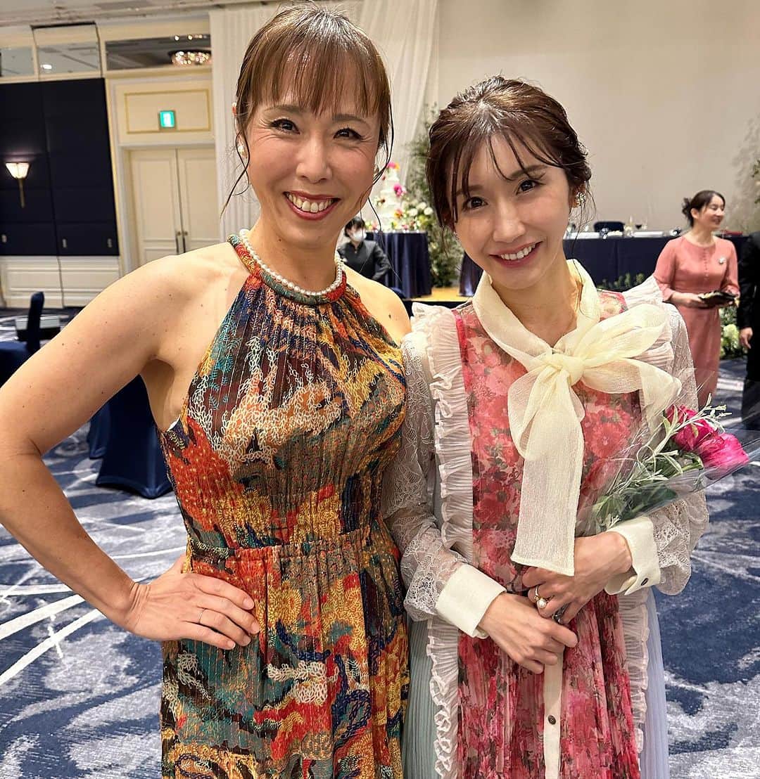 小原春香のインスタグラム：「助産師HISAKO様にお会いでき、 HISAKOさんの動画で出産前学んでたので感激しちゃいました🥺  #せあらちゃん結婚式」
