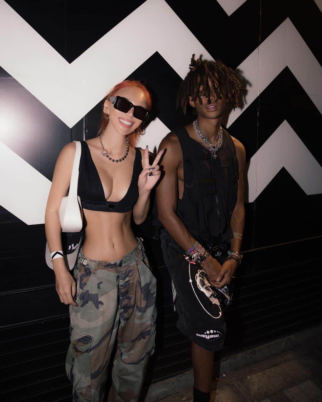 MARISさんのインスタグラム写真 - (MARISInstagram)「@c.syresmith & @willowsmith 🩵 Icon livin !! @c.syresmith is the icon and they are the cutest and the sweetest siblings 🩷 #icon #iconliving  めちゃくちゃニコニコで話してたのに📸の瞬間このcoolな顔📸プッロー💖めちゃくちゃsweetな兄妹🩷🩵」8月22日 22時09分 - marristea