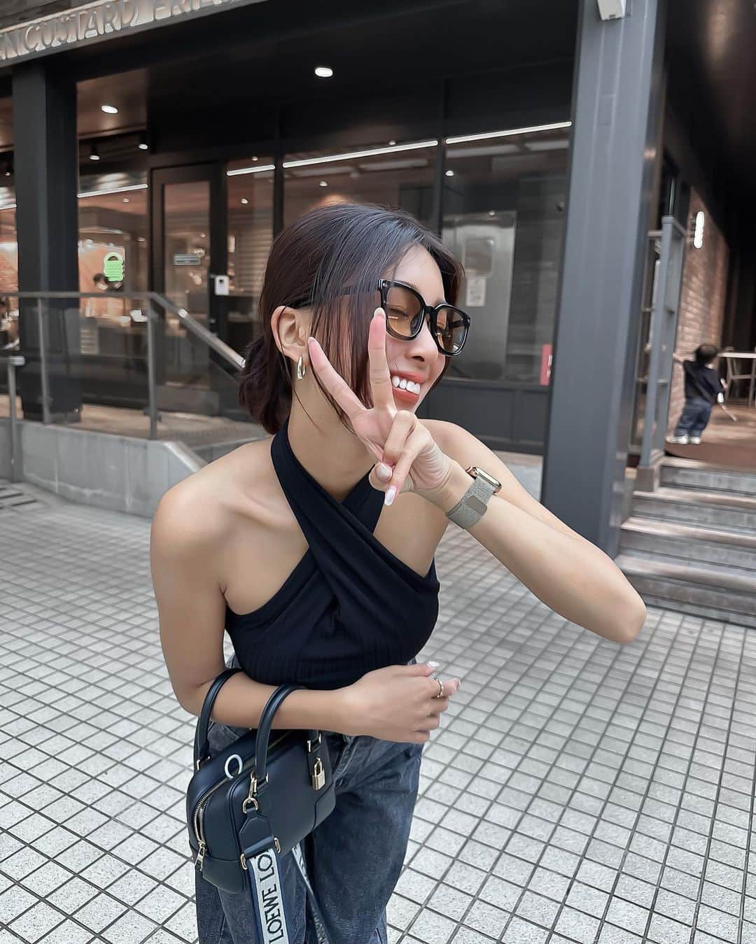 UESUGIRINAのインスタグラム：「🩶  お分かりいただけただろうか...  頬っぺにニキビパッチが ついていることを...👧🏻🌼    #monotonecode #shein」