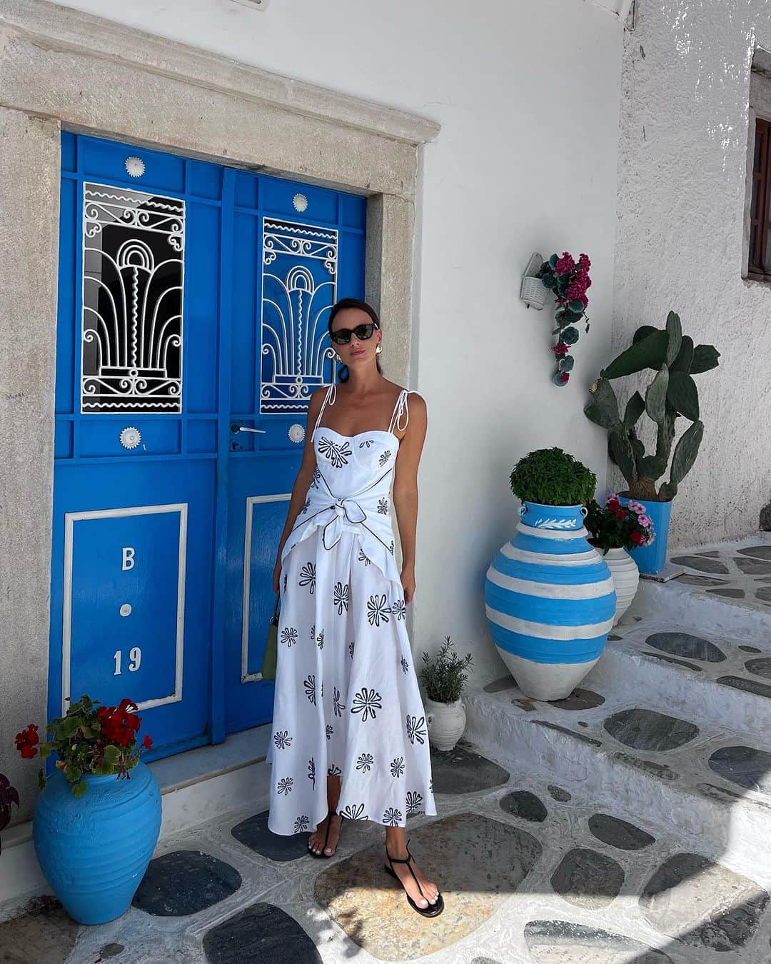 Zina Charkopliaのインスタグラム：「Lately #Greece #Style #Holiday #Island #Naxos」