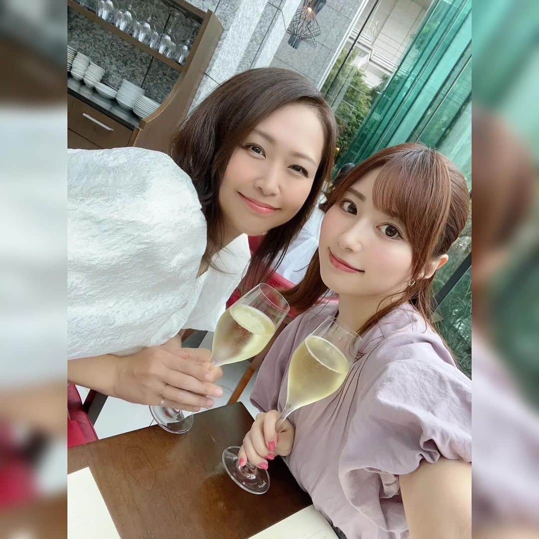 水上真理のインスタグラム：「ずっと楽しみにしてた ハニーとのデート🥰 . 今年も お誕生日をお祝いできました🥂 . 久しぶりに会えたので とても嬉しくて 「かわいいなぁ♡」と しばらく見惚れてしまった🤭 . 乾杯して🥂 . 写真もいっぱい撮って♡ . 美味しいお料理をいただいて😋 . インスタでみかけて ぜひ♡ここにしよう♡と 決め手になった チョコドームの バースデープレート🍫✨ . 喜ぶ姿が見れて とても幸せです😊✨ . ステキな報告も いっぱい聞けたので ワクワクが止まりません💃🎶 . 大切なヒトの声で聴く 「幸せ」という言葉は 本当に心が温かくなる . これからも一緒に たくさんの幸せな思い出を 作っていきたい✨ . 本当におめでとう♡ . 笑顔溢れる一年になるよう 心から願ってます✨ . #smile  #happiness  #love  #happybirthday  #イタリアン  #デート  #だいすき  #おめでとう  #まりここ」